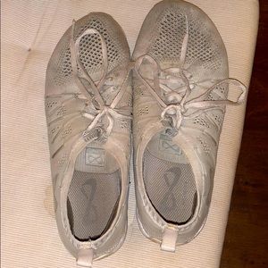 Infinity cheer shoes